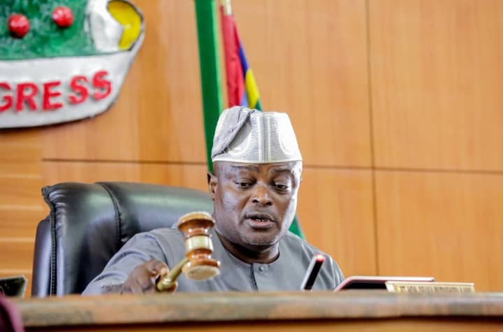 2023: Agege APC leaders buy nomination form for Lagos Speaker Obasa